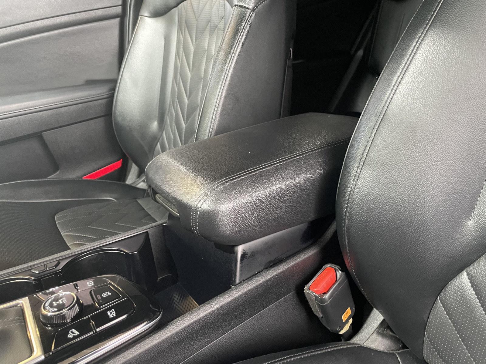 Vehicle photo 38