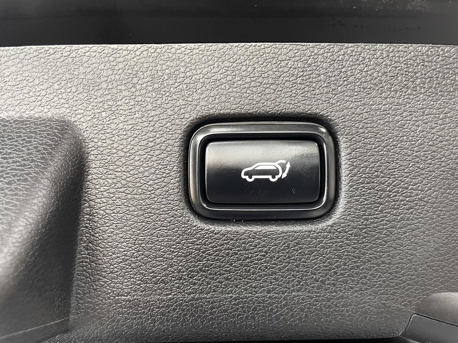 Vehicle photo 42