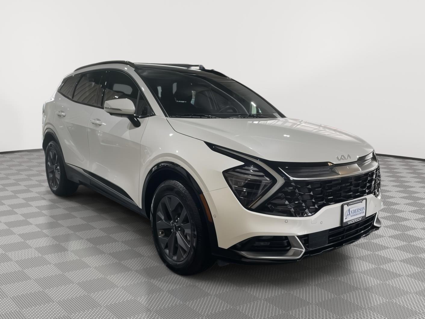 Vehicle photo 8