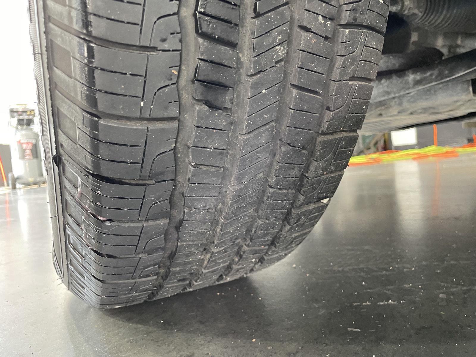 Vehicle photo 11