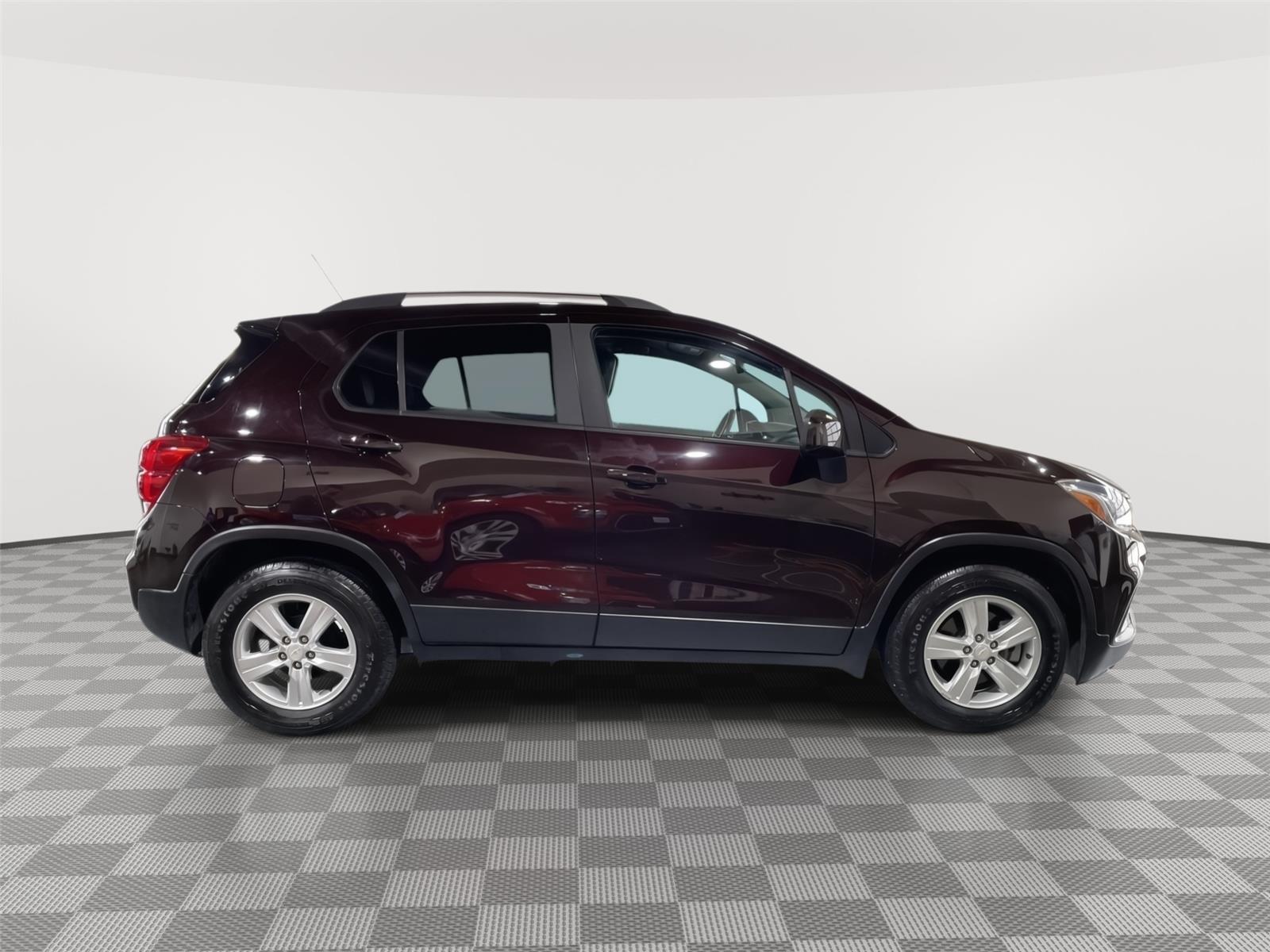 Vehicle photo 6