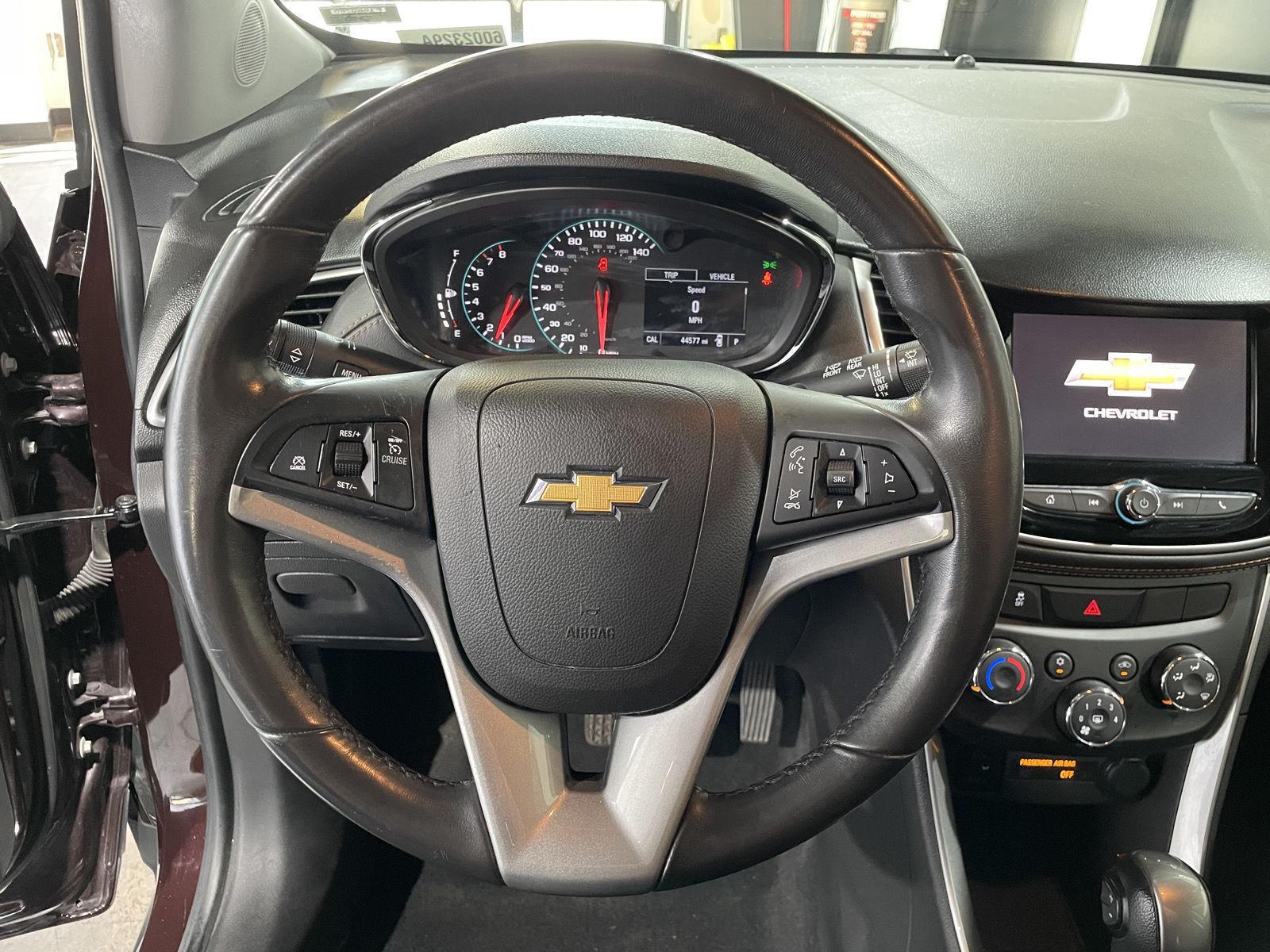 Vehicle photo 12