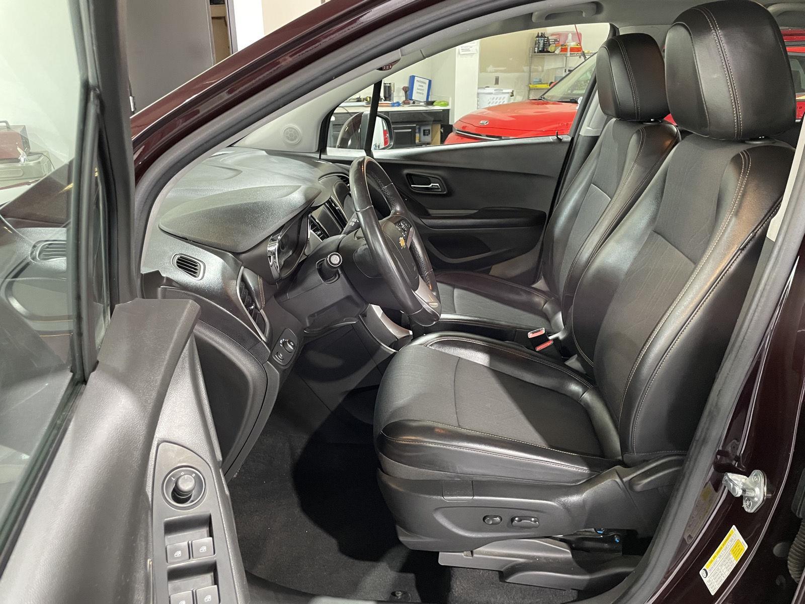 Vehicle photo 19