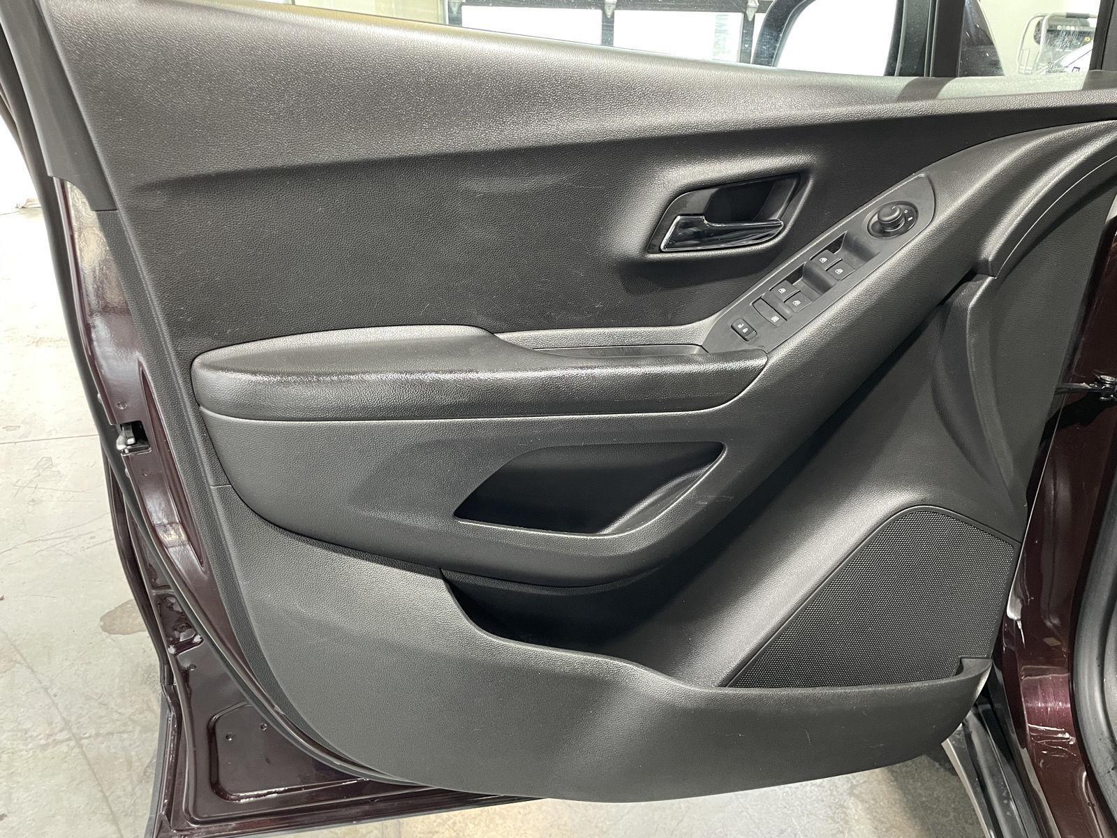 Vehicle photo 22