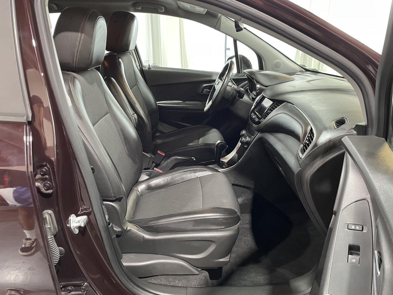 Vehicle photo 29