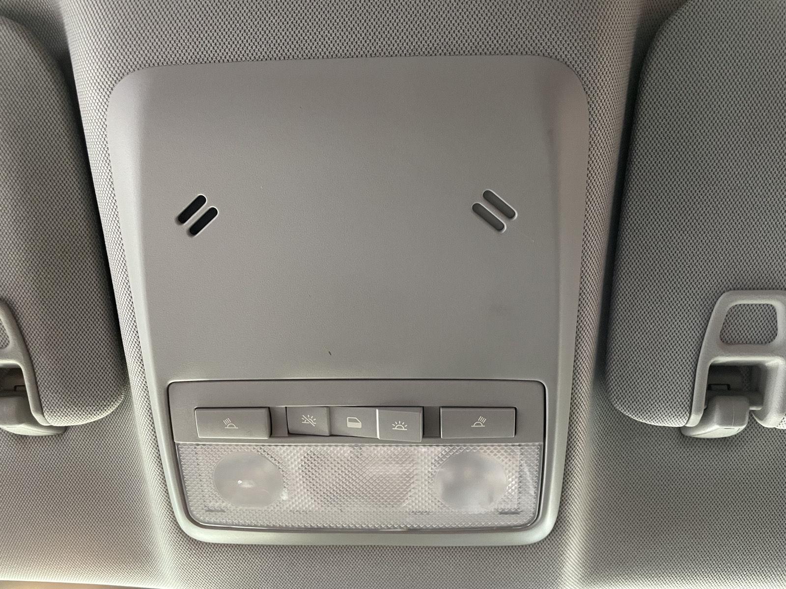 Vehicle photo 31