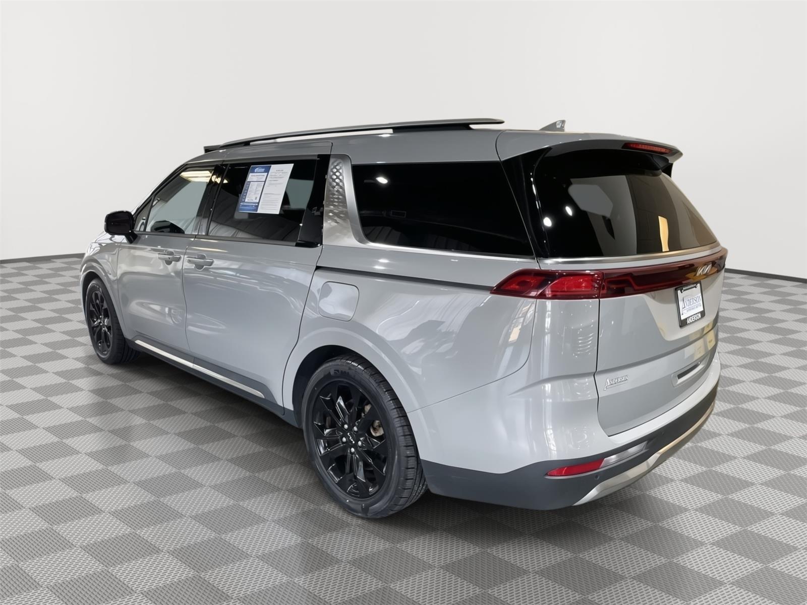 Vehicle photo 9
