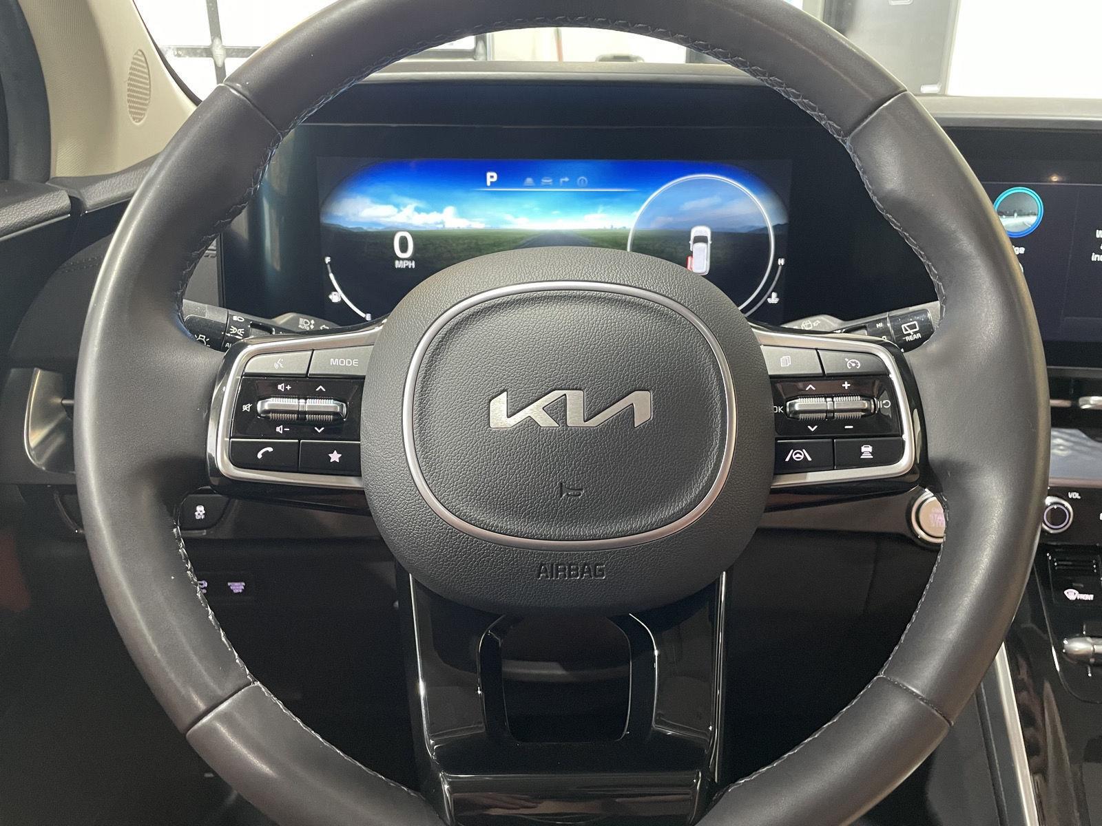 Vehicle photo 10