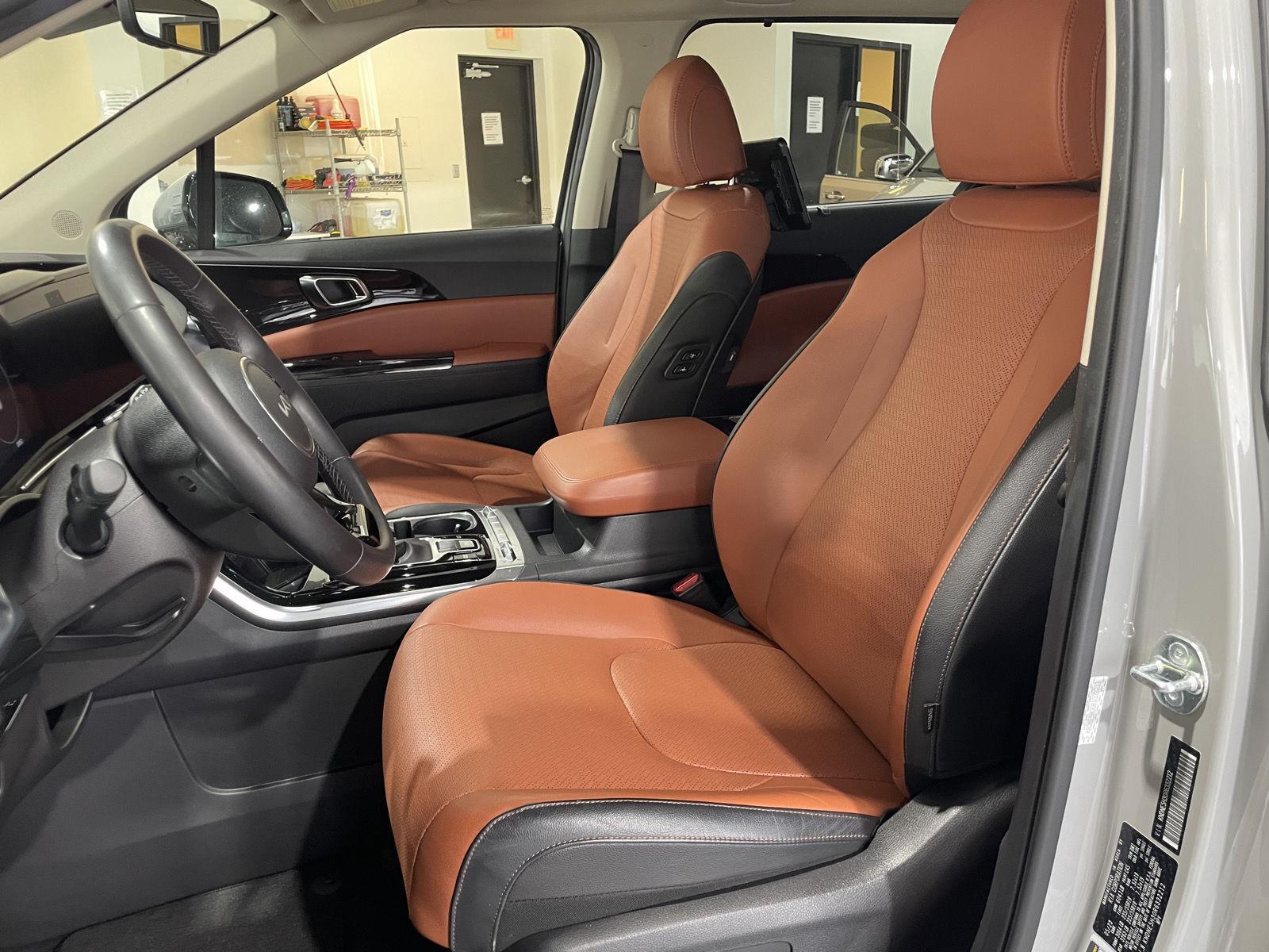 Vehicle photo 14