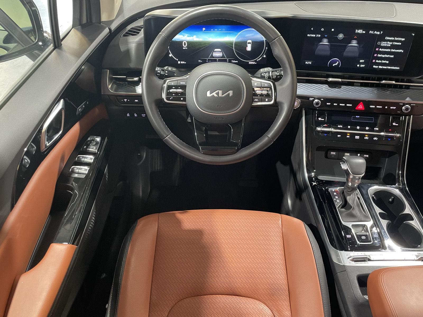Vehicle photo 17
