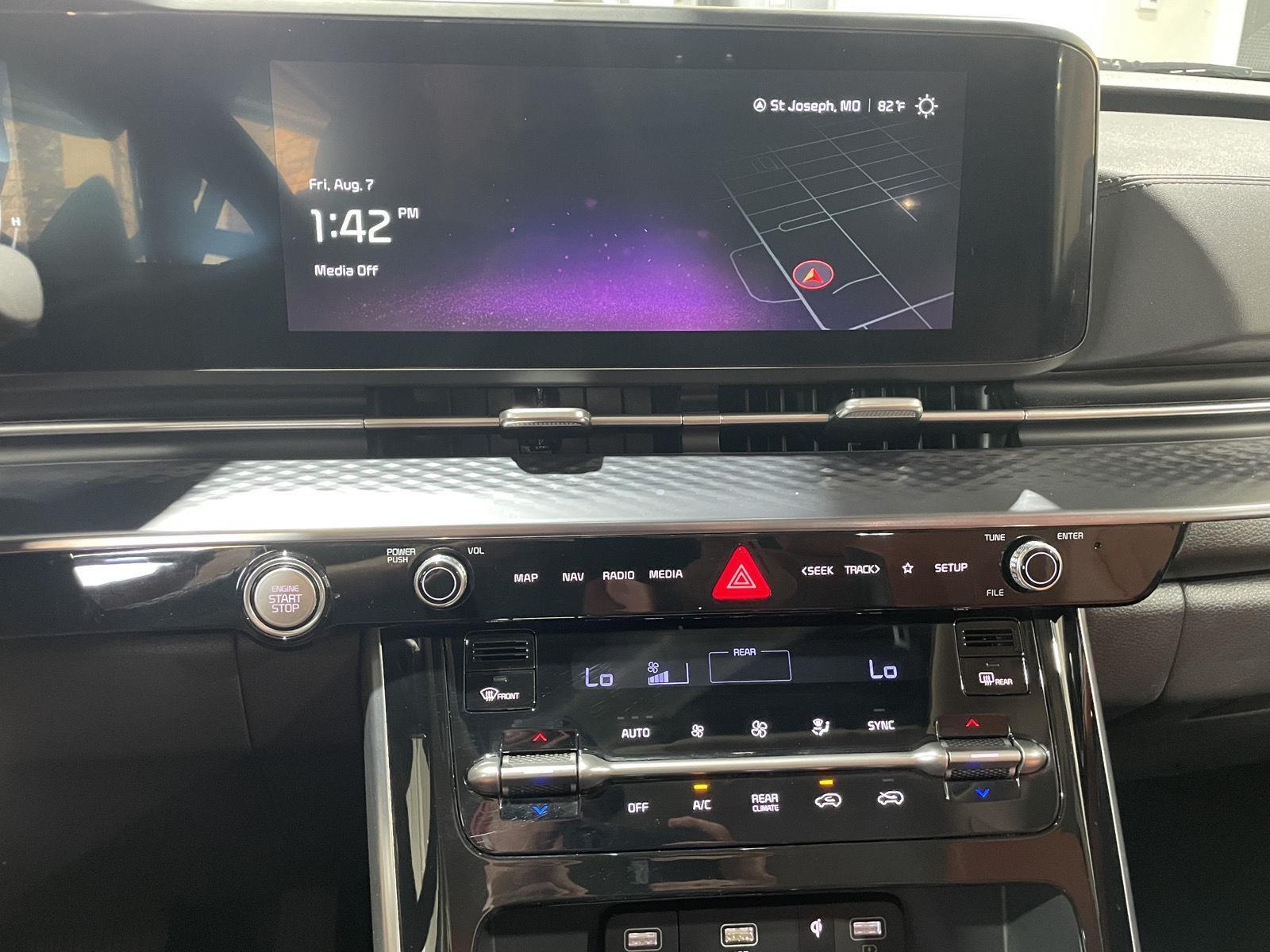 Vehicle photo 37