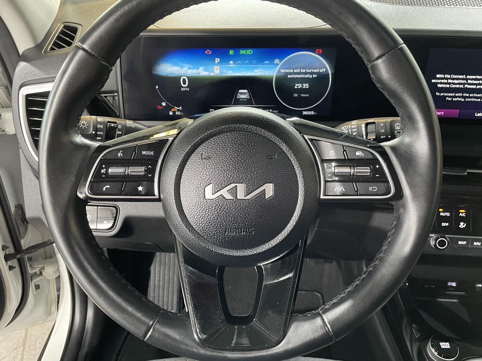 Vehicle photo 11