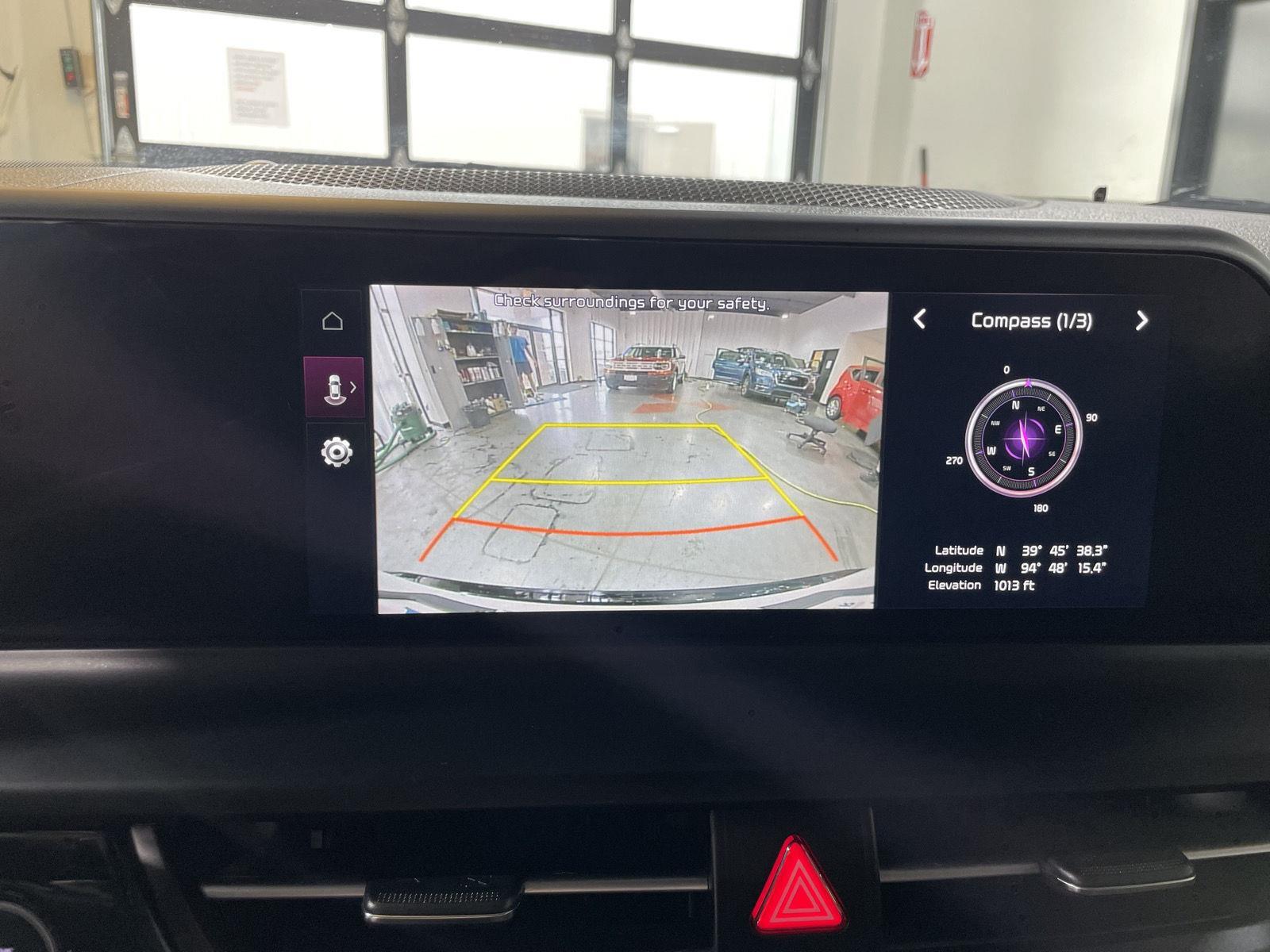 Vehicle photo 31
