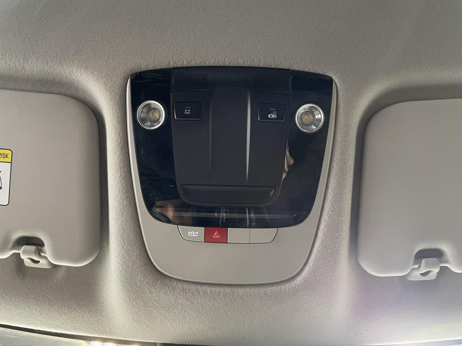 Vehicle photo 27