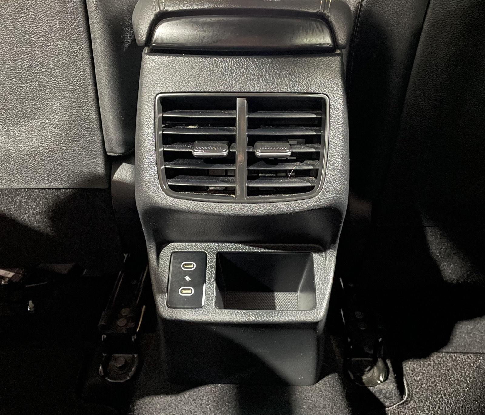 Vehicle photo 35