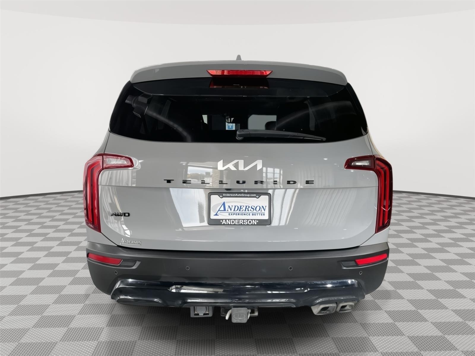 Vehicle photo 8