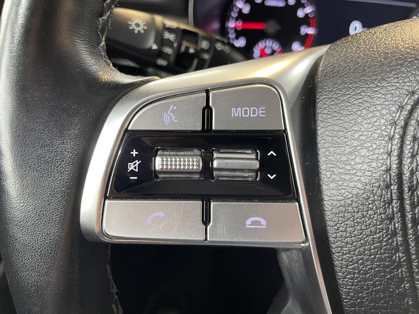 Vehicle photo 14