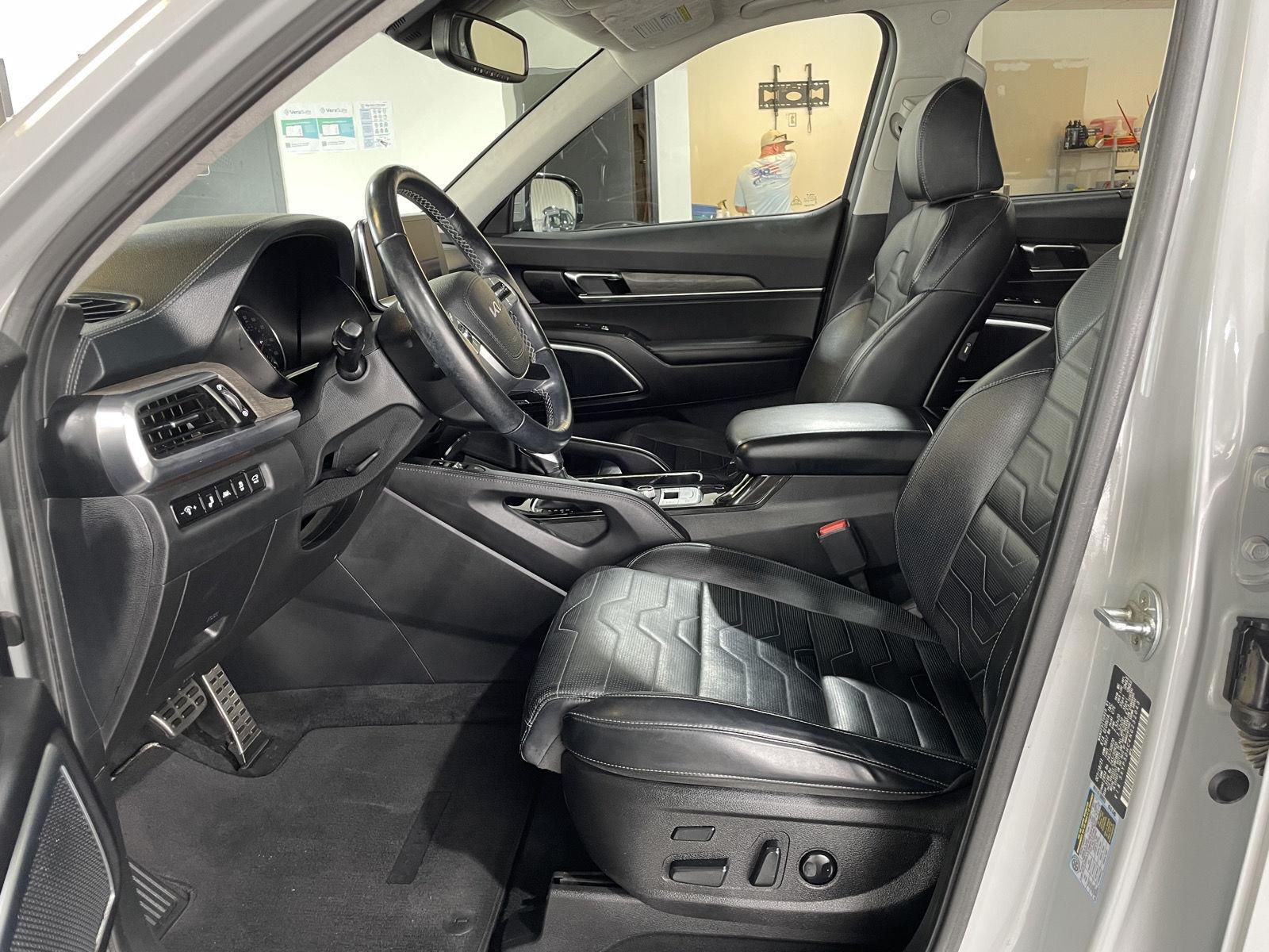 Vehicle photo 17