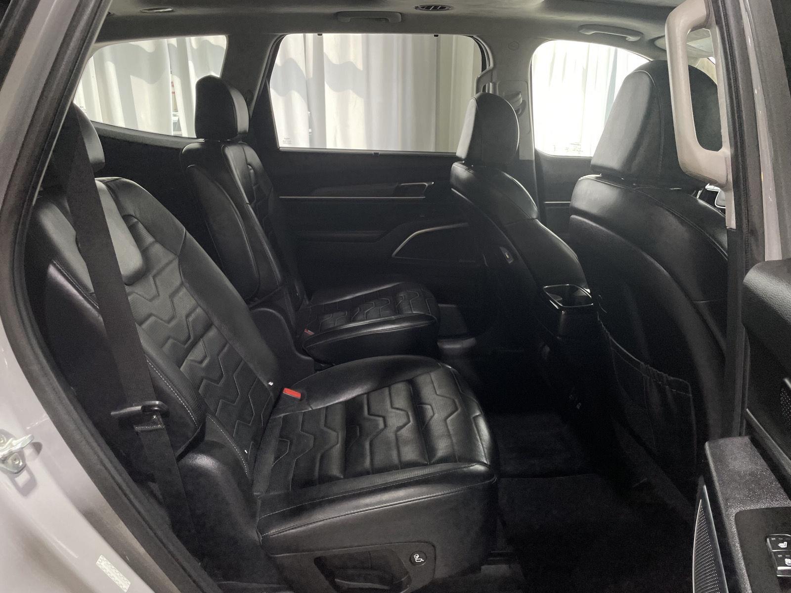 Vehicle photo 21