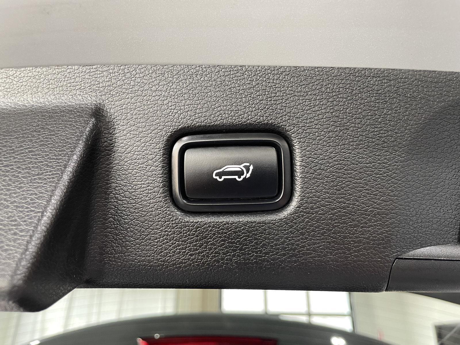 Vehicle photo 50