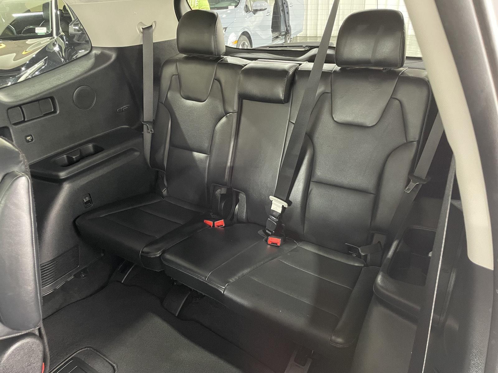 Vehicle photo 37