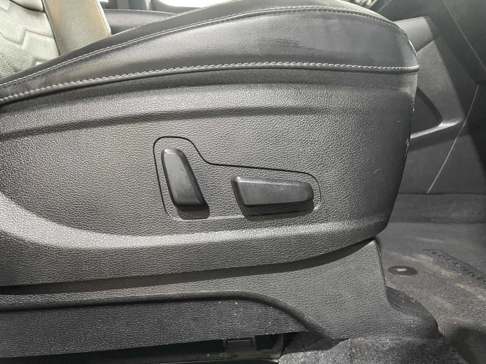 Vehicle photo 42