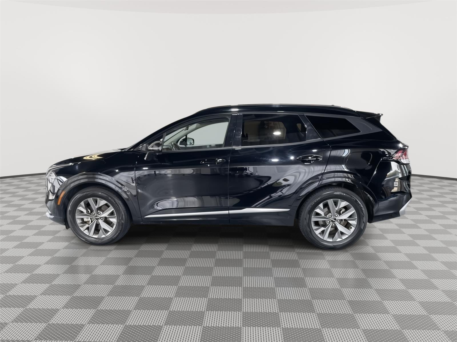 Vehicle photo 2