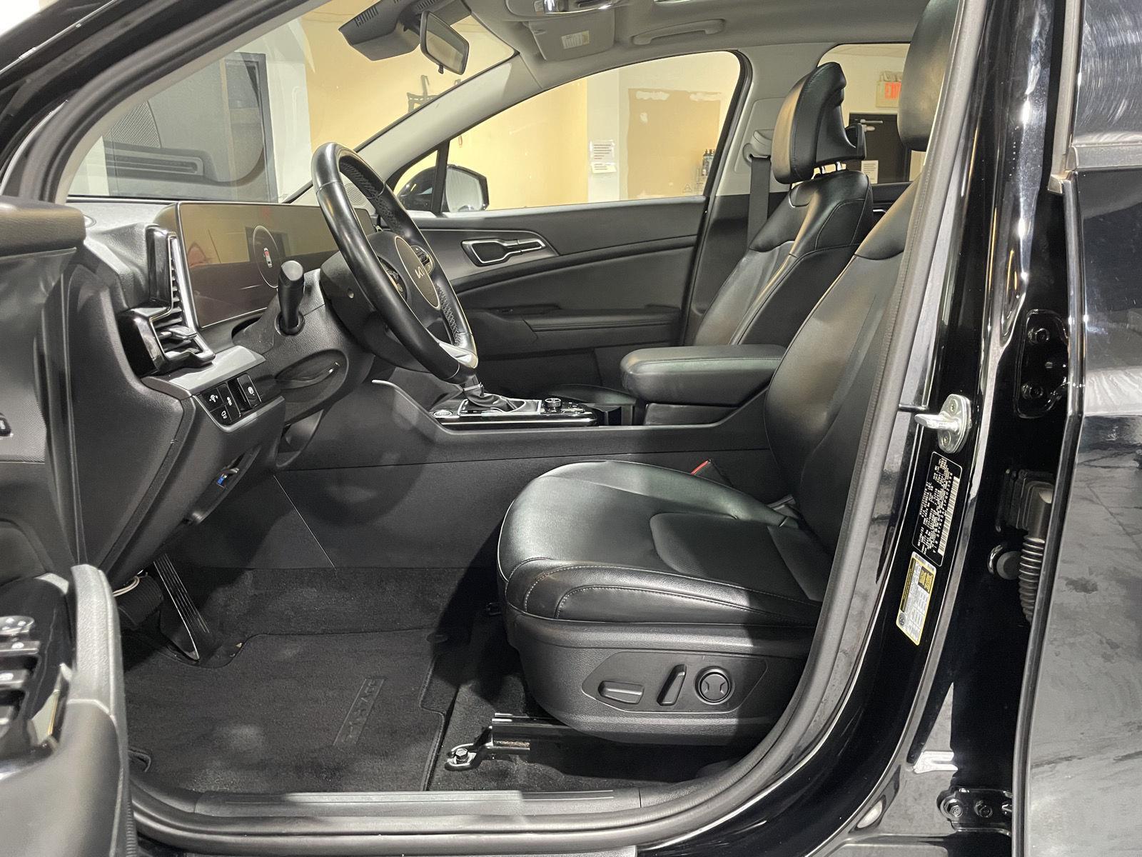 Vehicle photo 18