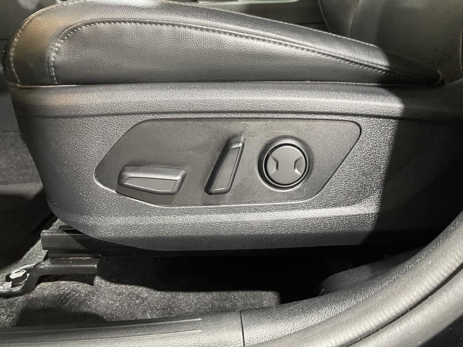 Vehicle photo 20