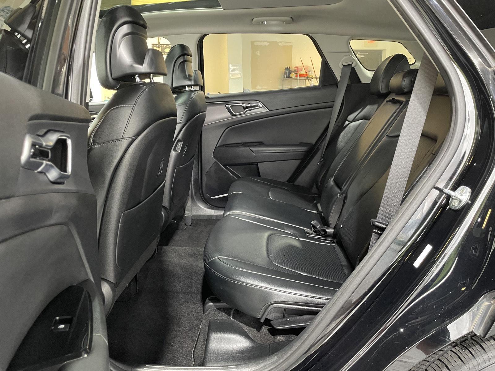 Vehicle photo 27