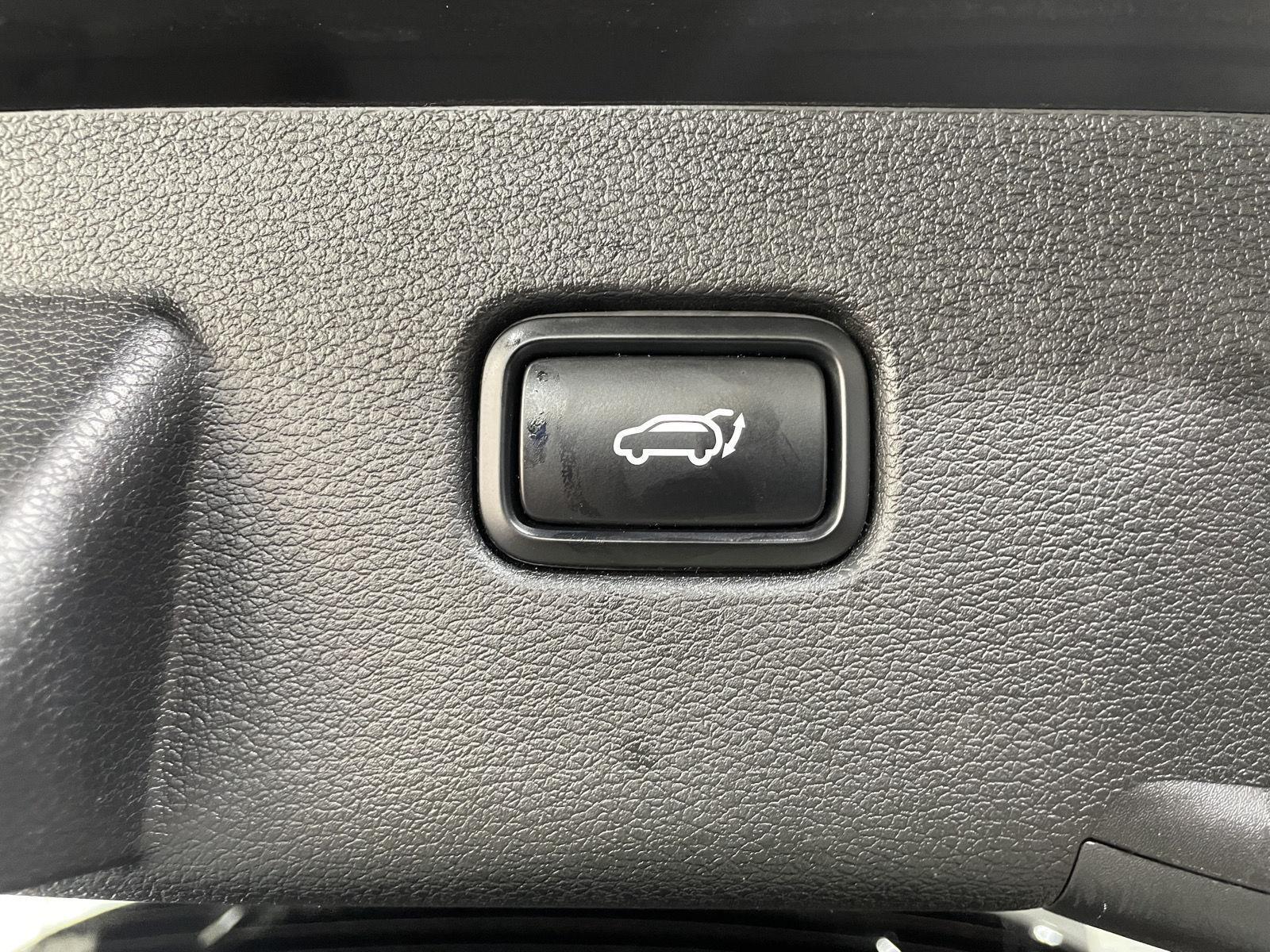 Vehicle photo 42