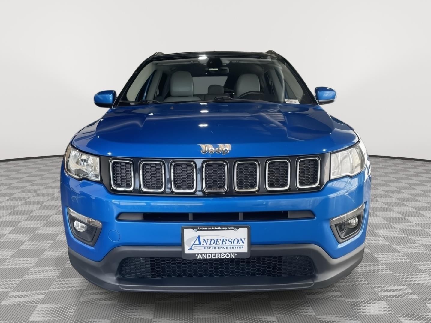 Vehicle photo 5