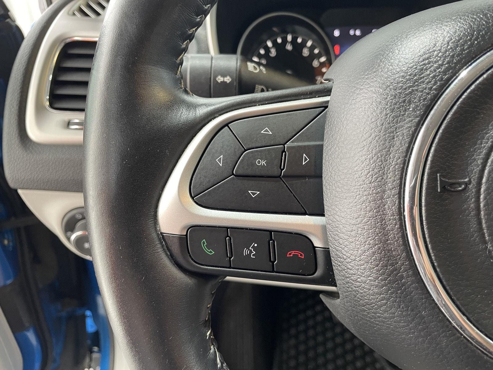 Vehicle photo 15
