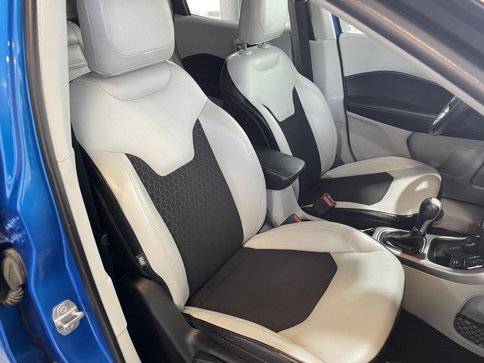 Vehicle photo 26