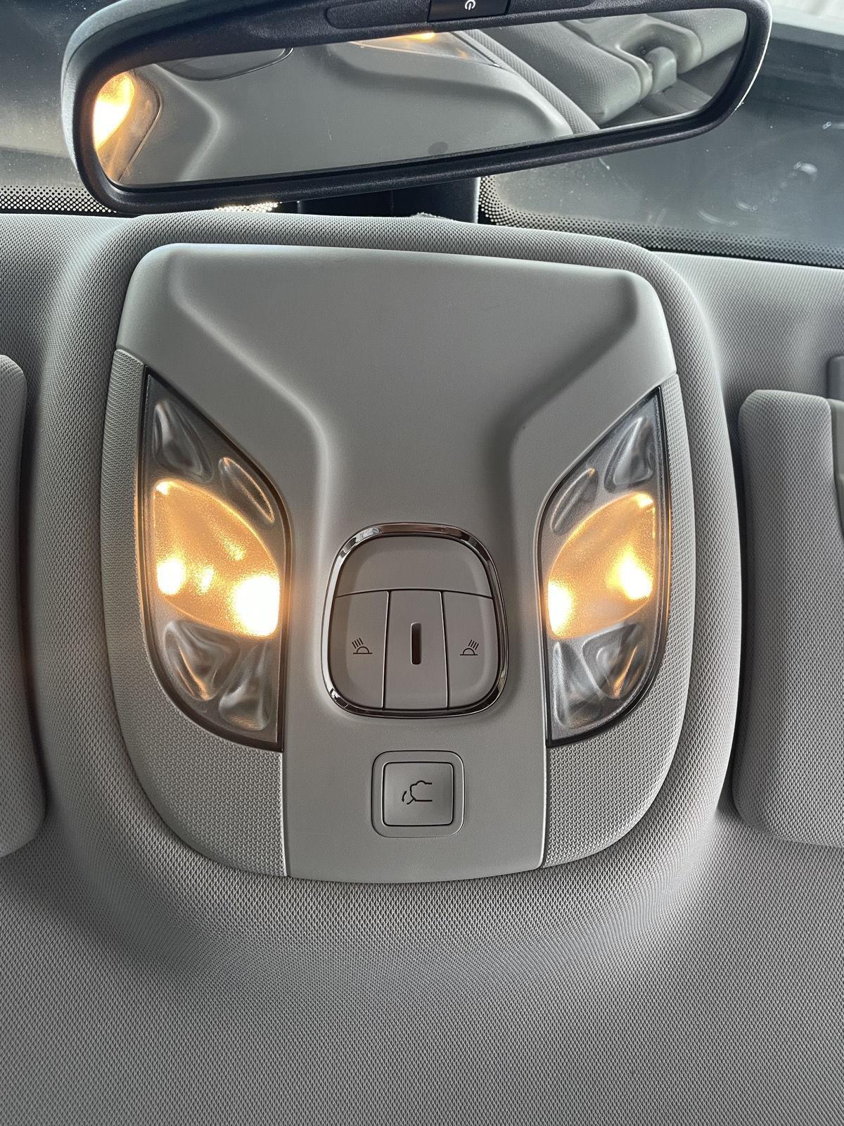 Vehicle photo 31