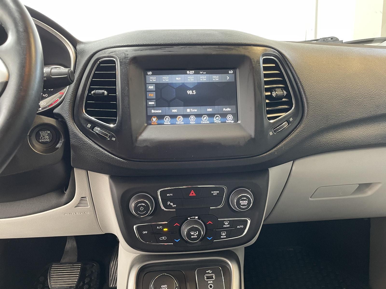 Vehicle photo 33