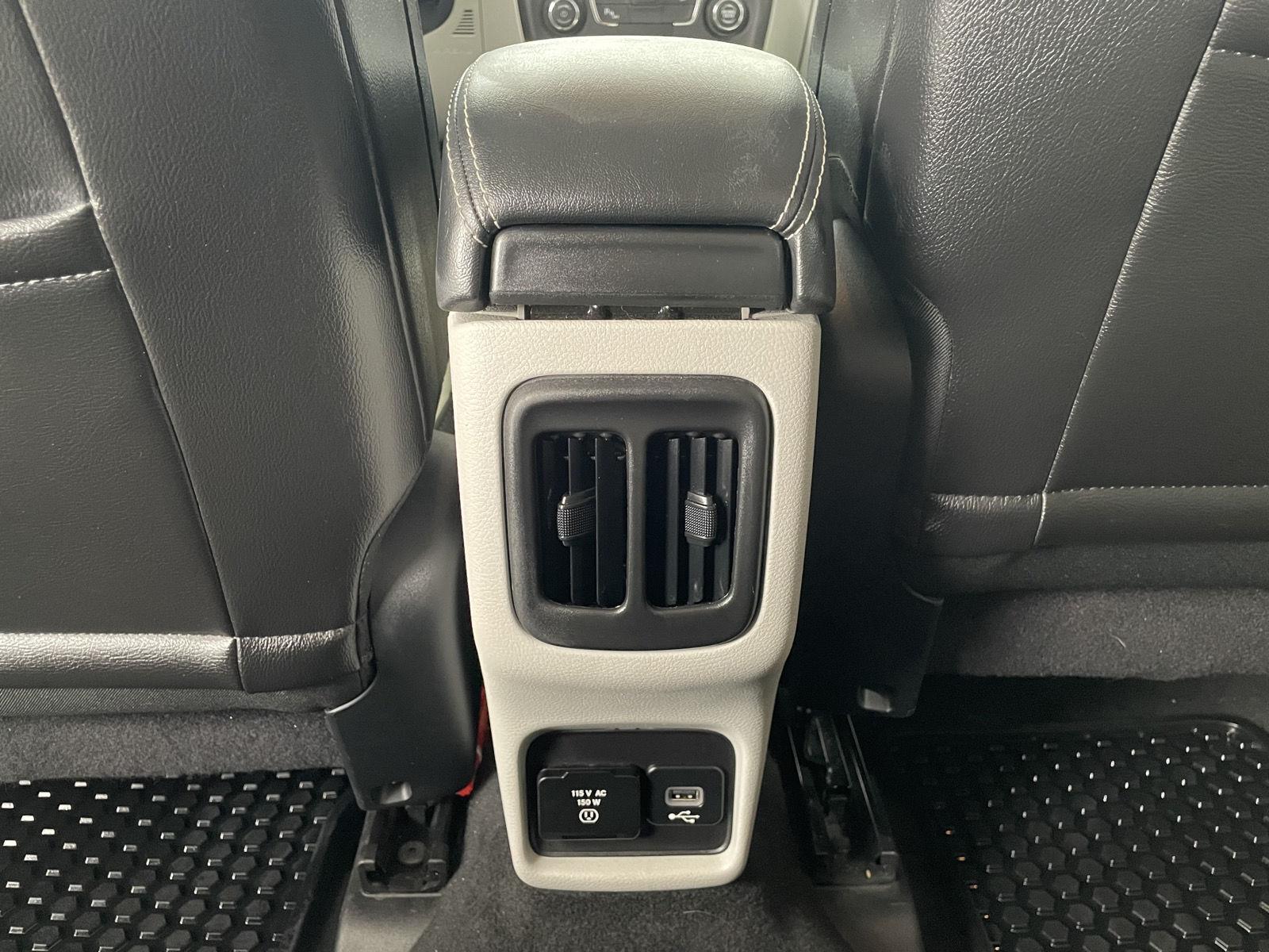 Vehicle photo 38