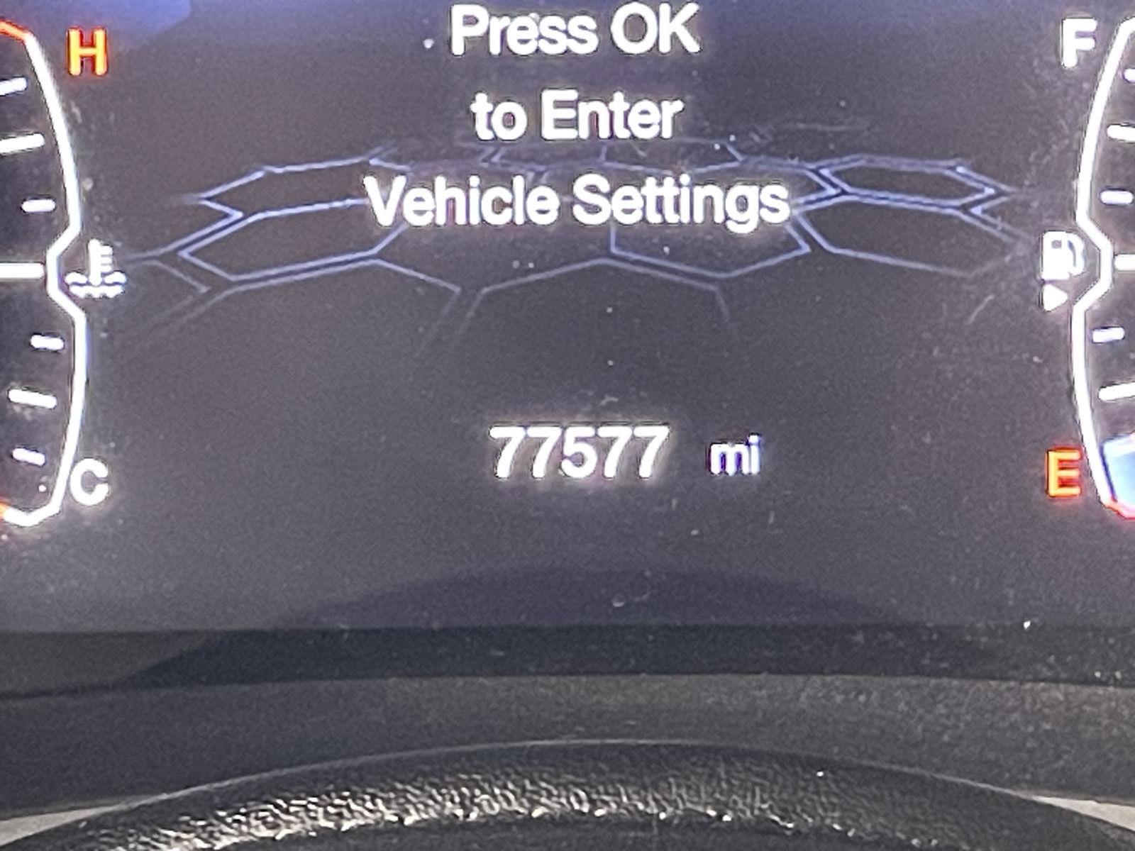 Vehicle photo 4