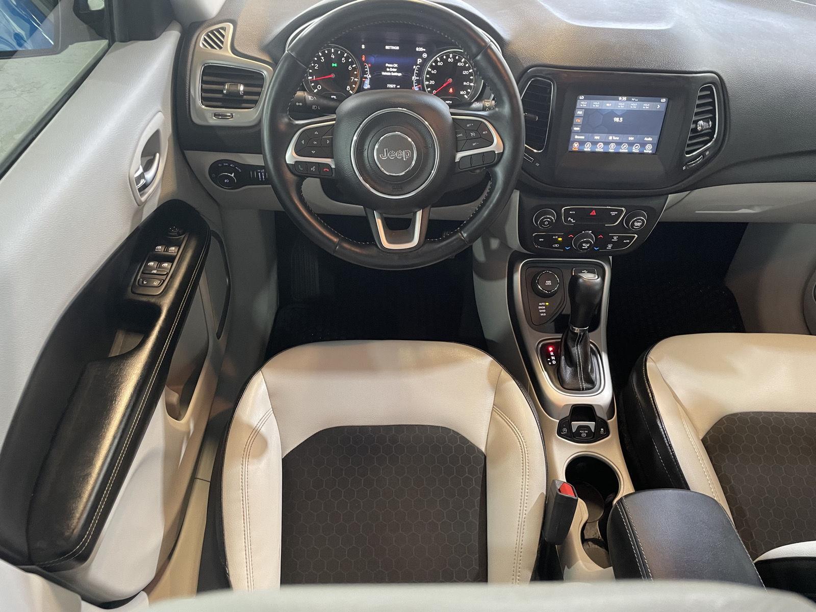 Vehicle photo 23