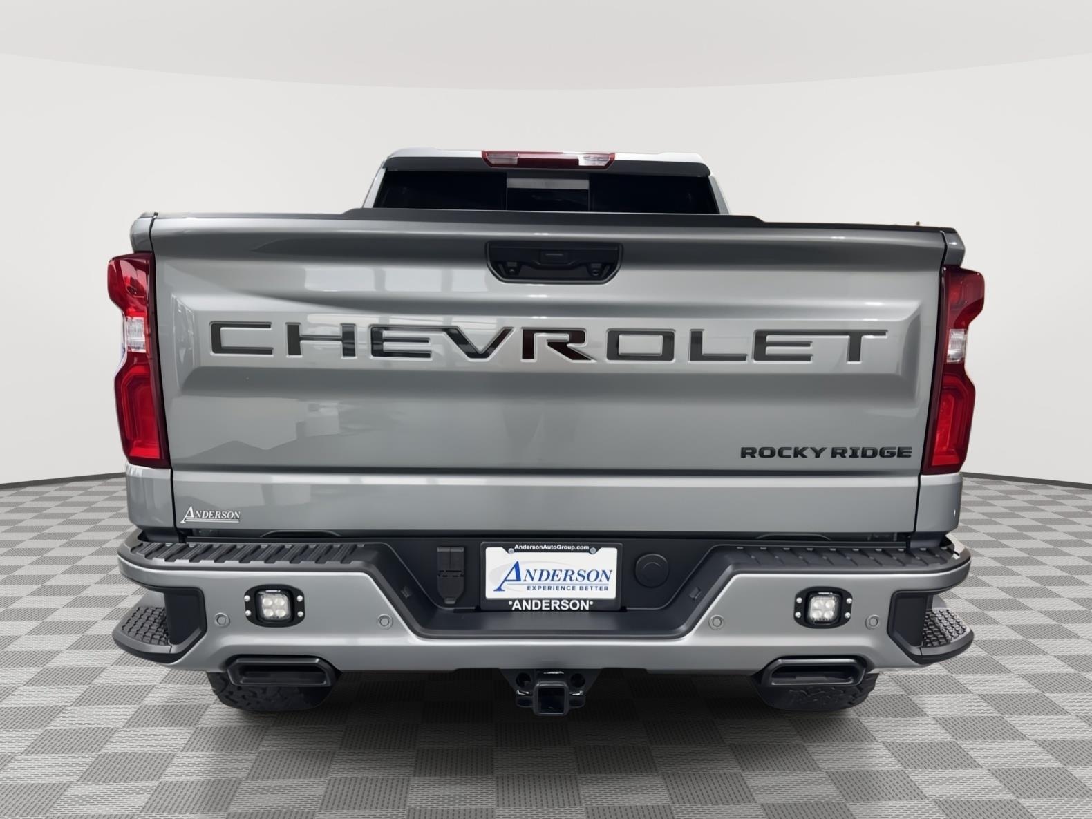 Vehicle photo 9