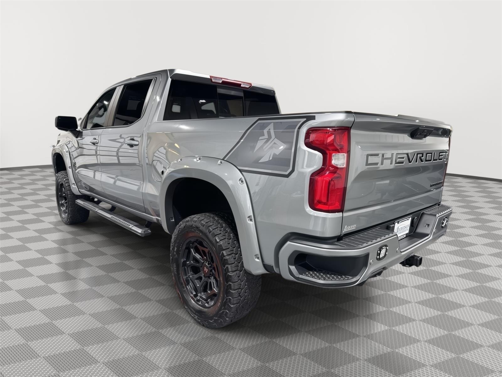 Vehicle photo 10