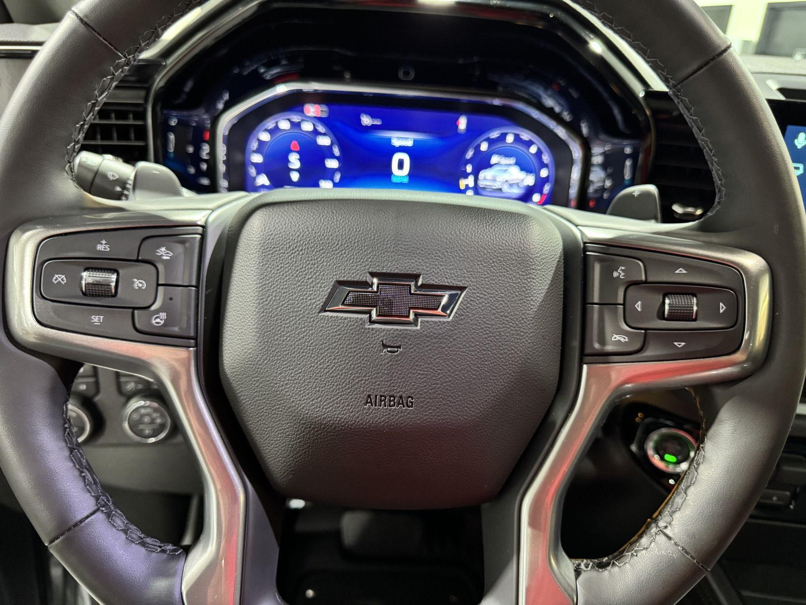 Vehicle photo 14