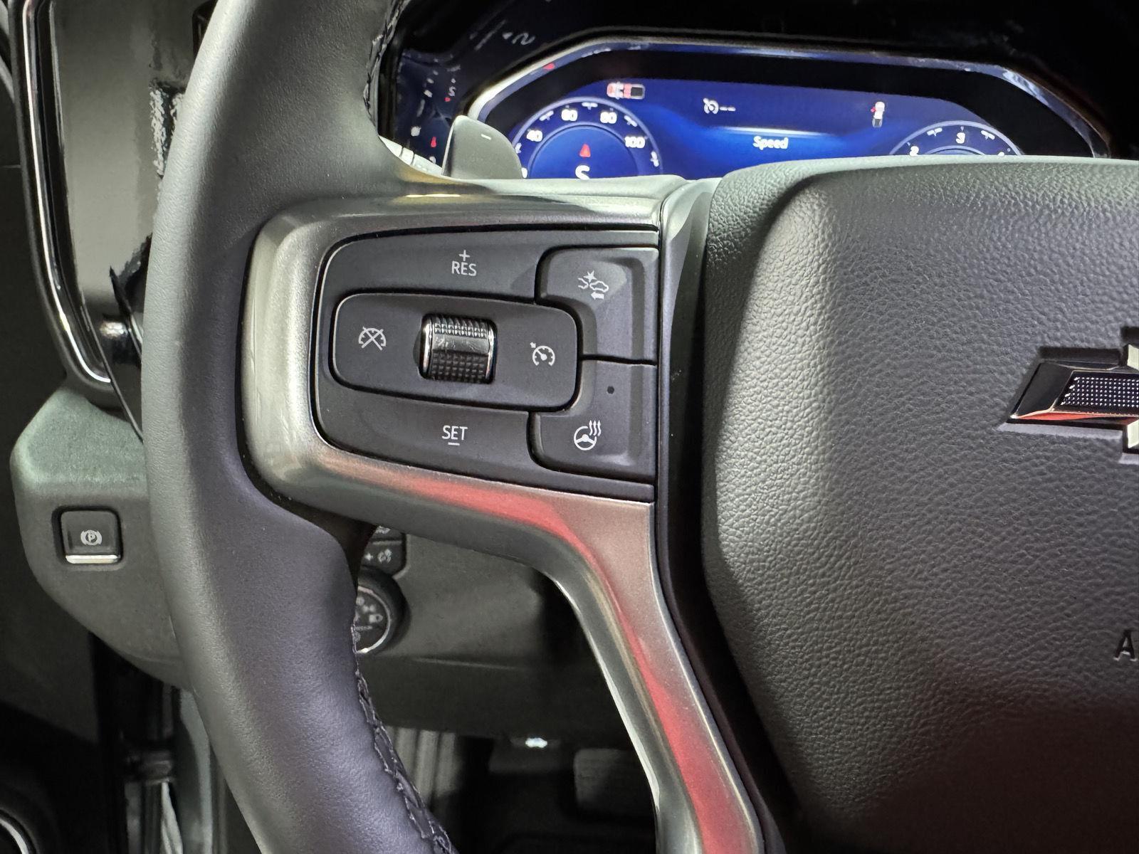 Vehicle photo 15