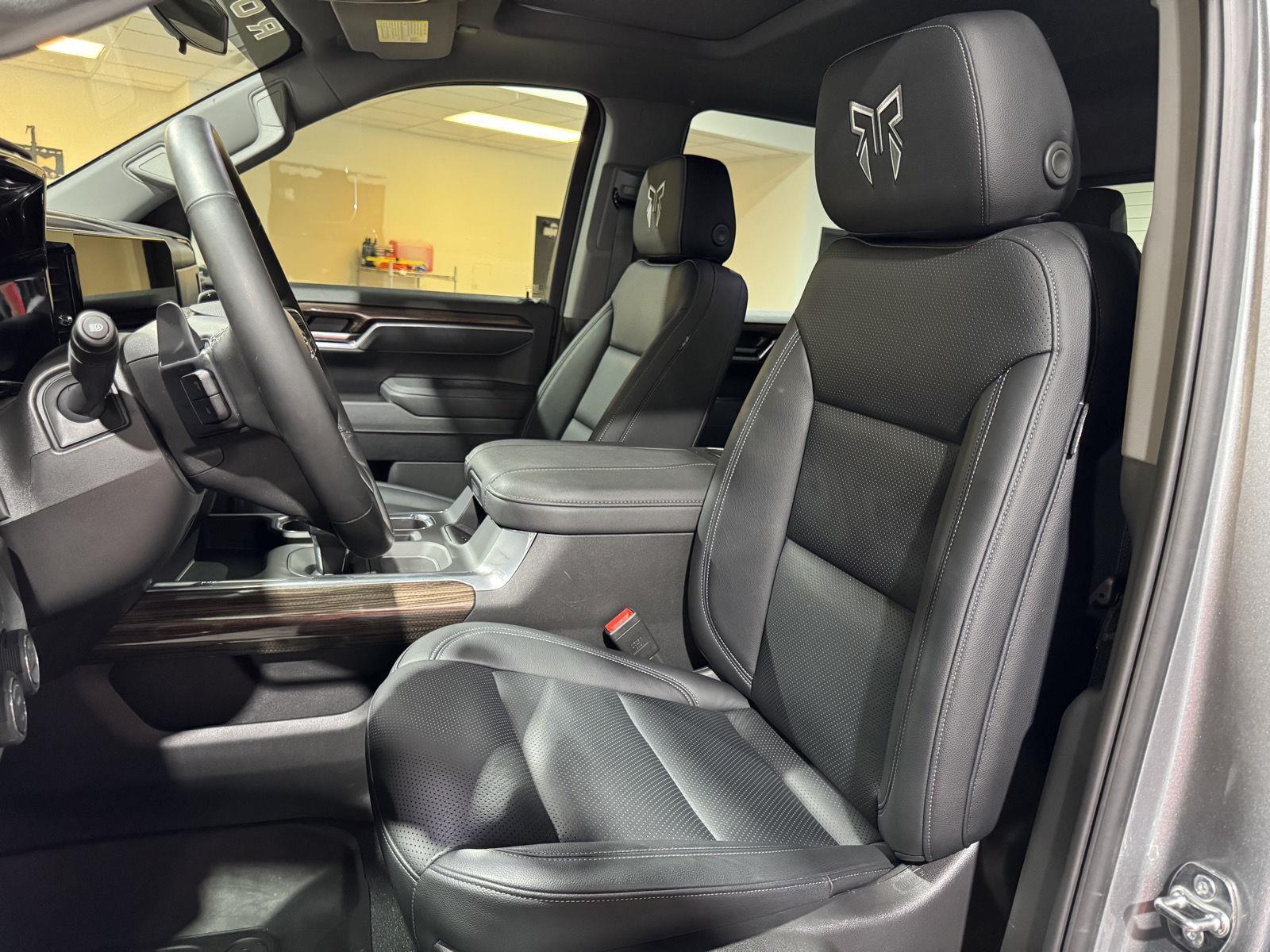 Vehicle photo 20