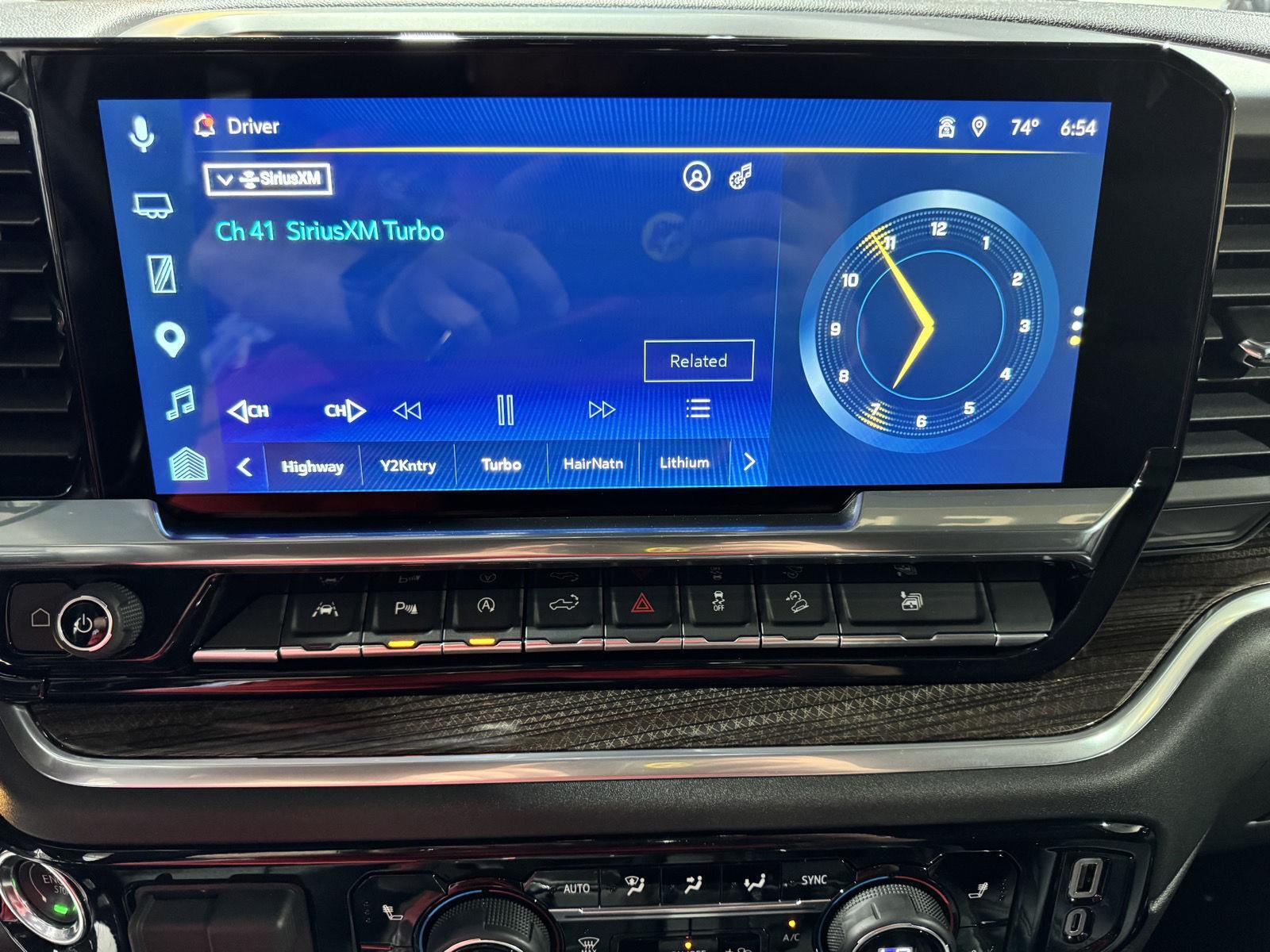 Vehicle photo 34
