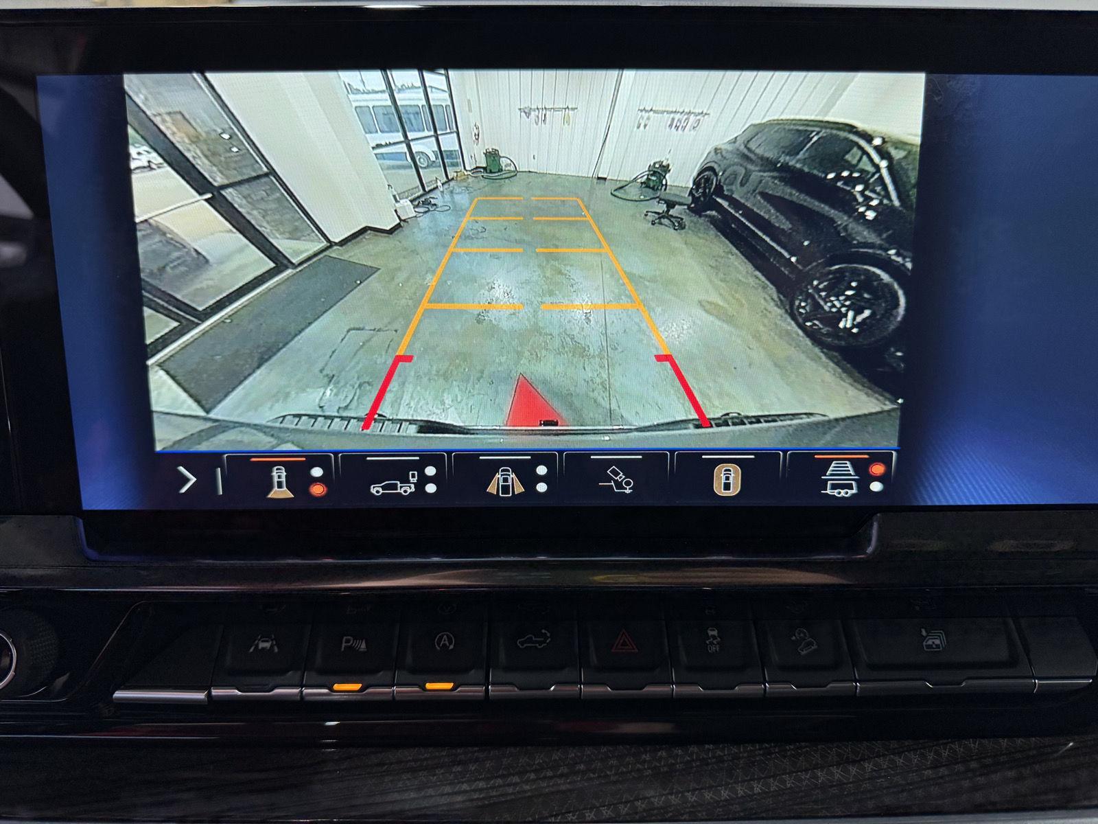 Vehicle photo 37
