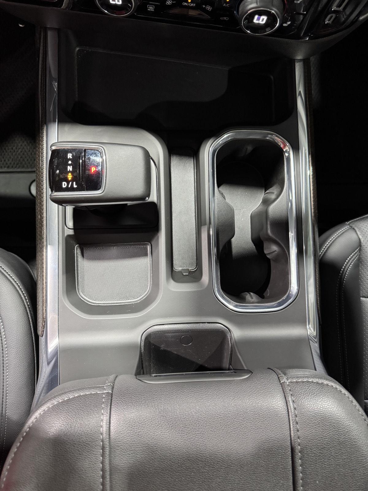 Vehicle photo 38