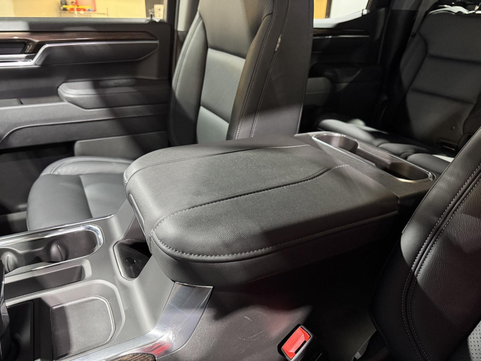 Vehicle photo 41