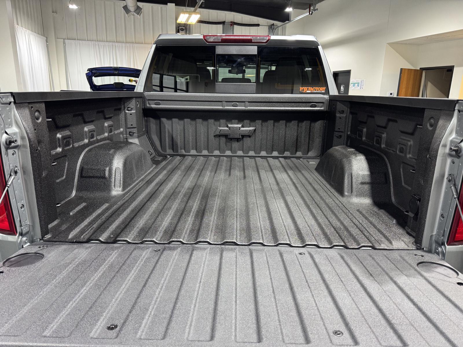 Vehicle photo 54