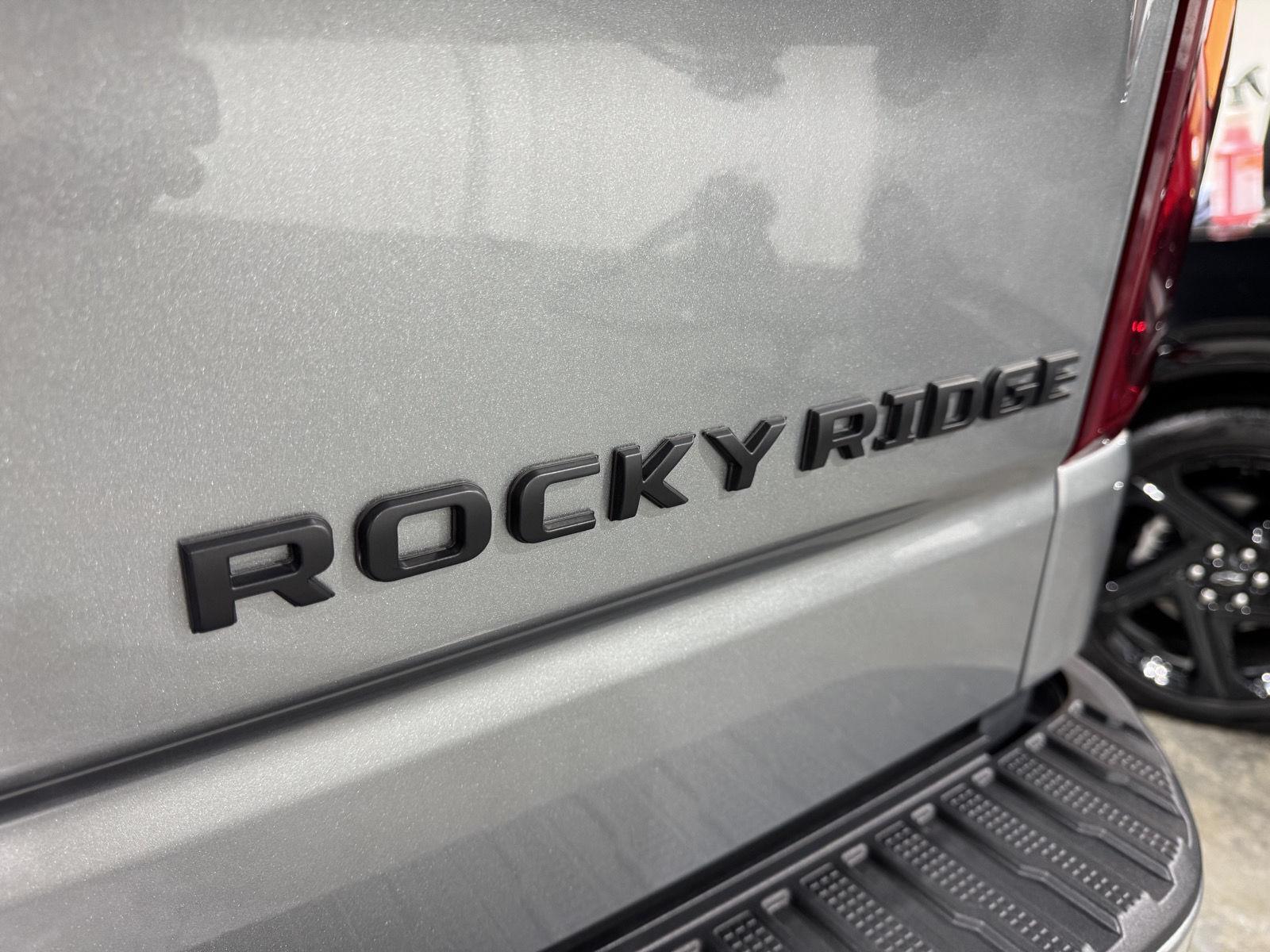 Vehicle photo 56